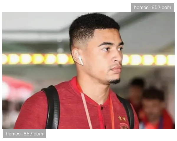 上海海港蒋光太长期伤缺 后防线人员不整问题突出